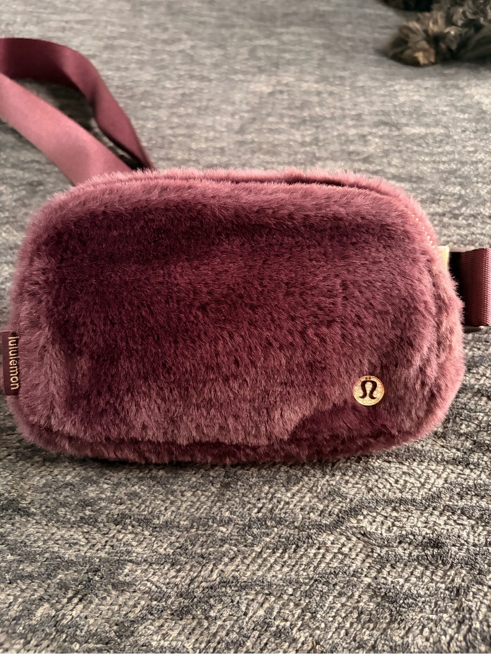 lululemon everywhere Belt bag Plush Fleece
